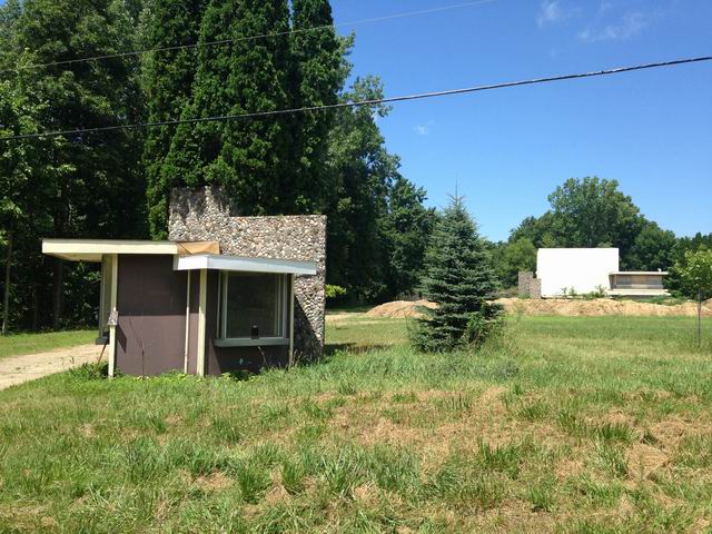 Devils Lake Drive-In Theatre - Summer 2014 (newer photo)